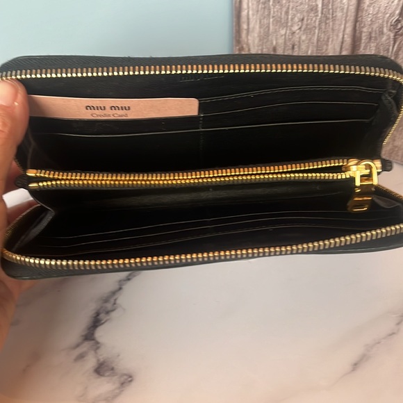 Miu Miu zip around wallet - Picture 4 of 6